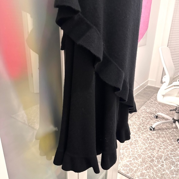 Black Cashmere Ruffled Edge Cape Cashmere from Saks Fifth Ave 140" Sweep! - Picture 4 of 7